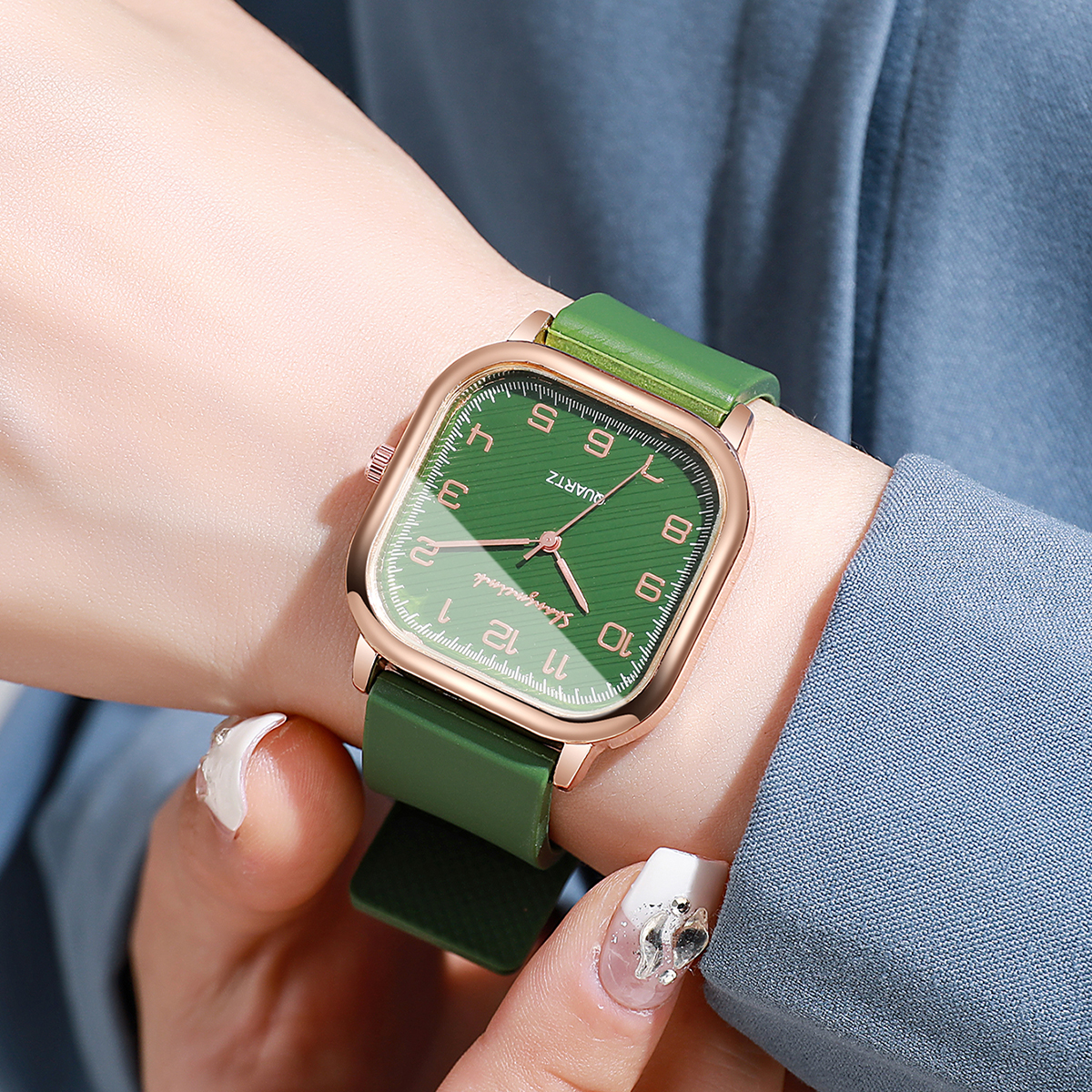 Fashion Square Women Watches C - Silicone Band Women avis et prix